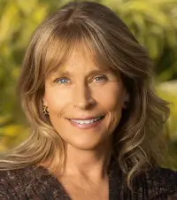 Headshot of Diane Button