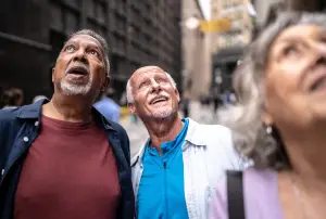 Does Feeling Awe Make Us Follow the Crowd?
