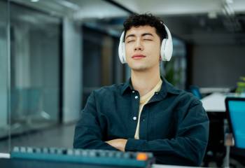 How Short Mindfulness Practices Can Help You Get Through the Workday