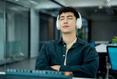 How Short Mindfulness Practices Can Help You Get Through the Workday