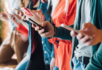 Scientists Are Teaching Young People to Detect Fake News